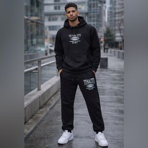 Tenaciti "Designed in America" Fleece Sweatsuit Size Small NWT